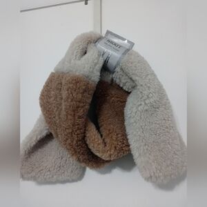 MIXIT BY JCPENNEY 2 TONE BEIGE FAUX FUR OBLONG SHERPA SNUGGLE SOFT SCARF NEW